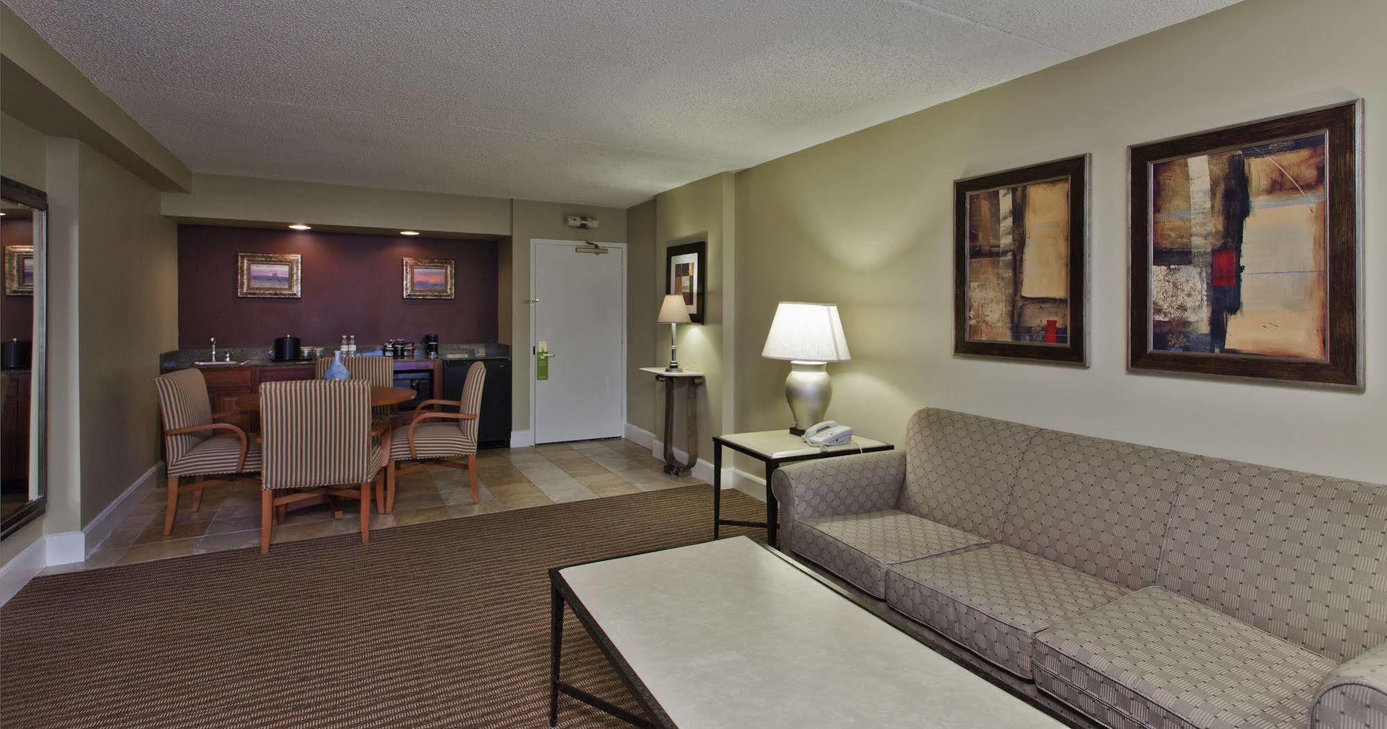 The Rockville Hotel, A Ramada By Wyndham Exterior photo